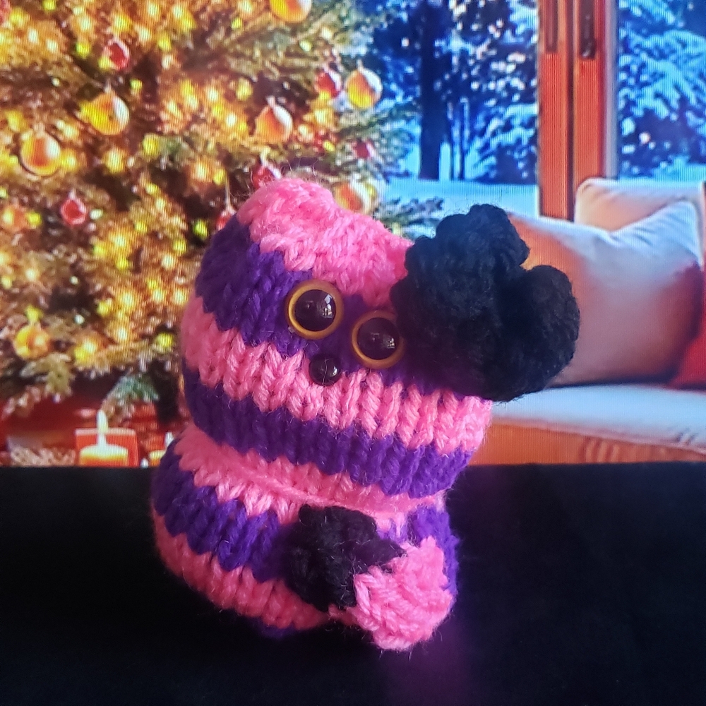 Handmade Knit Kitty - Picture 1 of 6